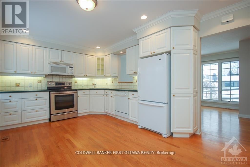 74 Hilliard Avenue, Ottawa, ON, K2E 6C1 - 8