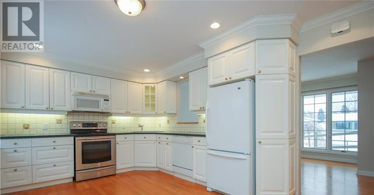 74 Hilliard Avenue, Ottawa, ON, K2E 6C1 - 8