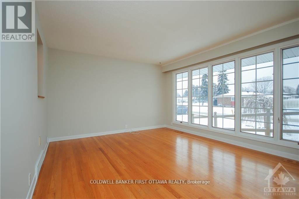 74 Hilliard Avenue, Ottawa, ON, K2E 6C1 - 5