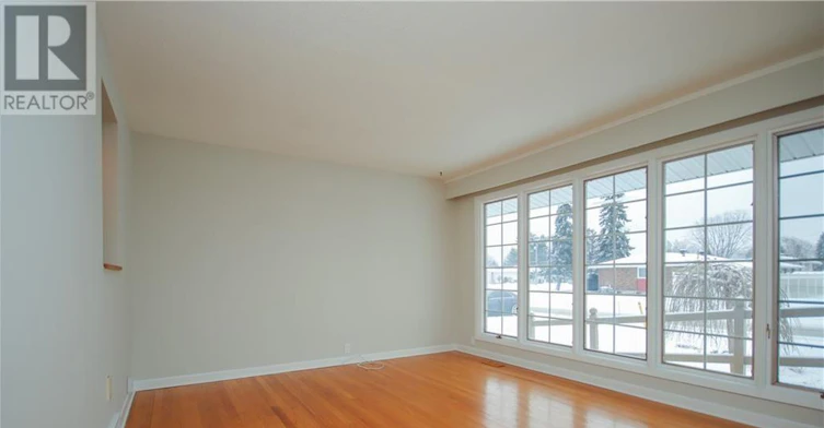 74 Hilliard Avenue, Ottawa, ON, K2E 6C1 - 5