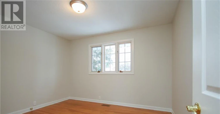 74 Hilliard Avenue, Ottawa, ON, K2E 6C1 - 13