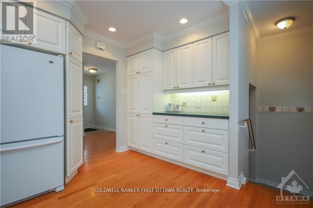 74 Hilliard Avenue, Ottawa, ON, K2E 6C1 - 12