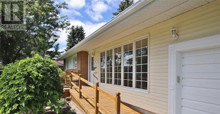 74 Hilliard Avenue, Ottawa, ON, K2E 6C1 - 25