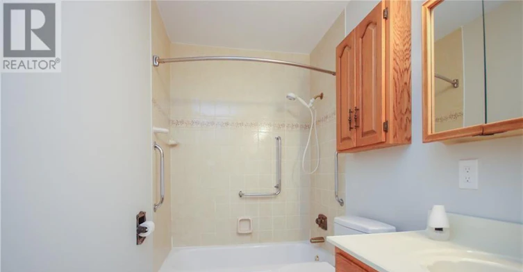74 Hilliard Avenue, Ottawa, ON, K2E 6C1 - 17
