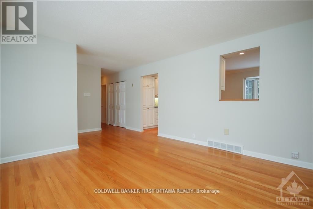 74 Hilliard Avenue, Ottawa, ON, K2E 6C1 - 6
