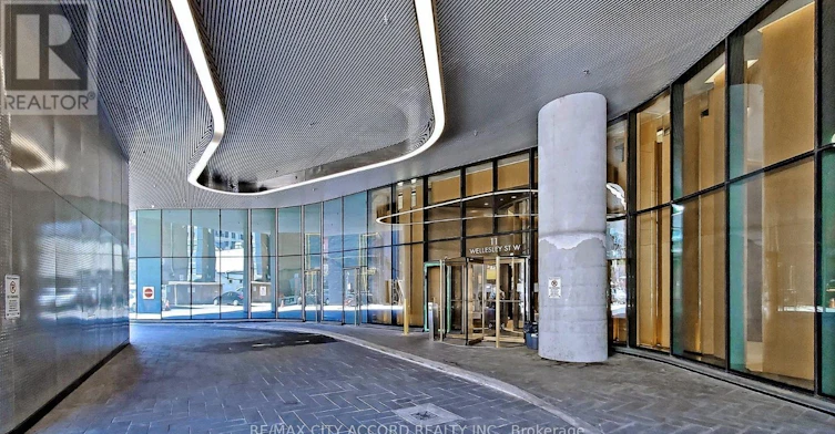 4512-11 Wellesley Street W, Toronto, ON, M4Y 0G4 - 3