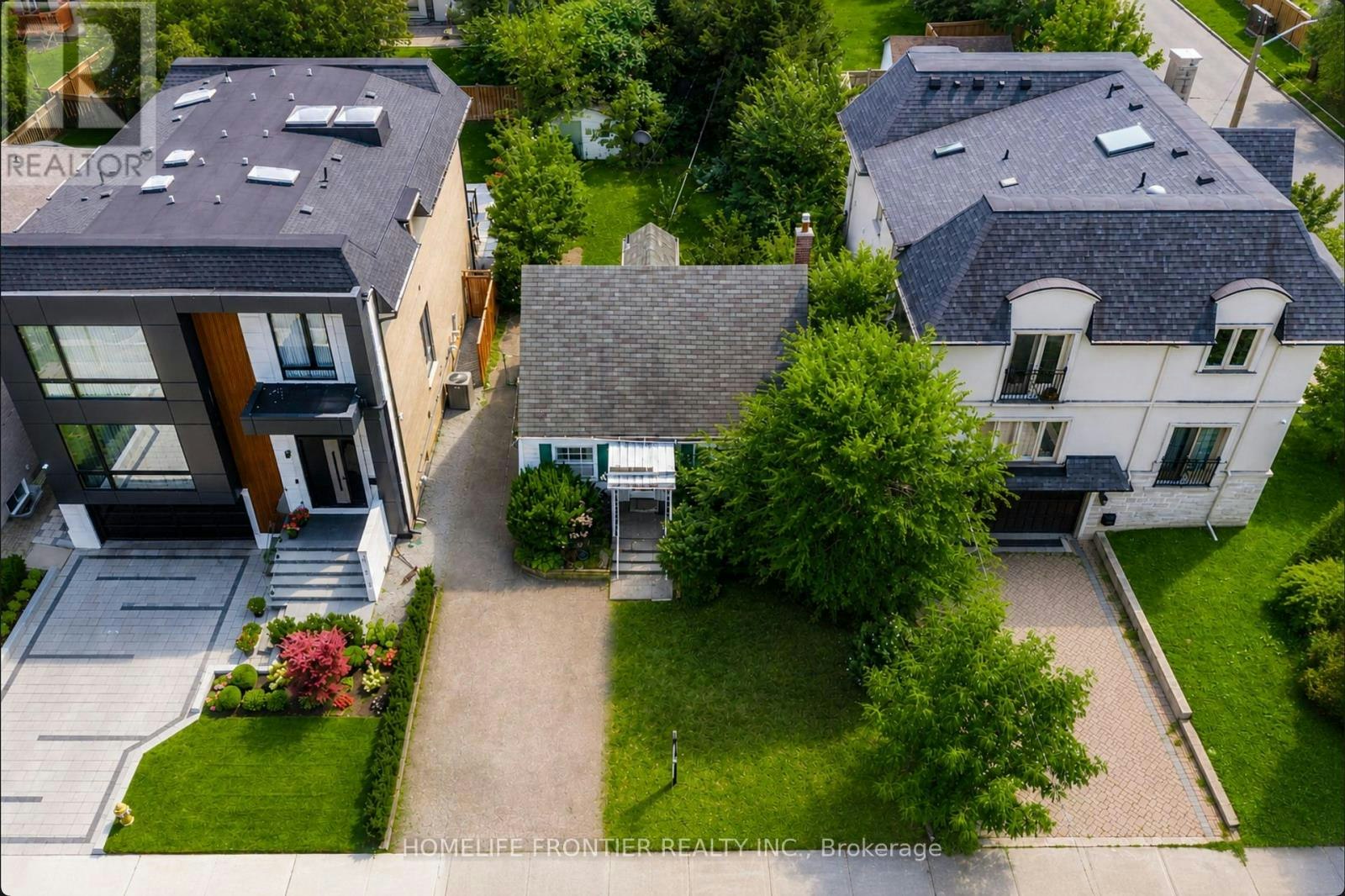 223 Elmwood Avenue, Toronto, ON, M2N 3M8