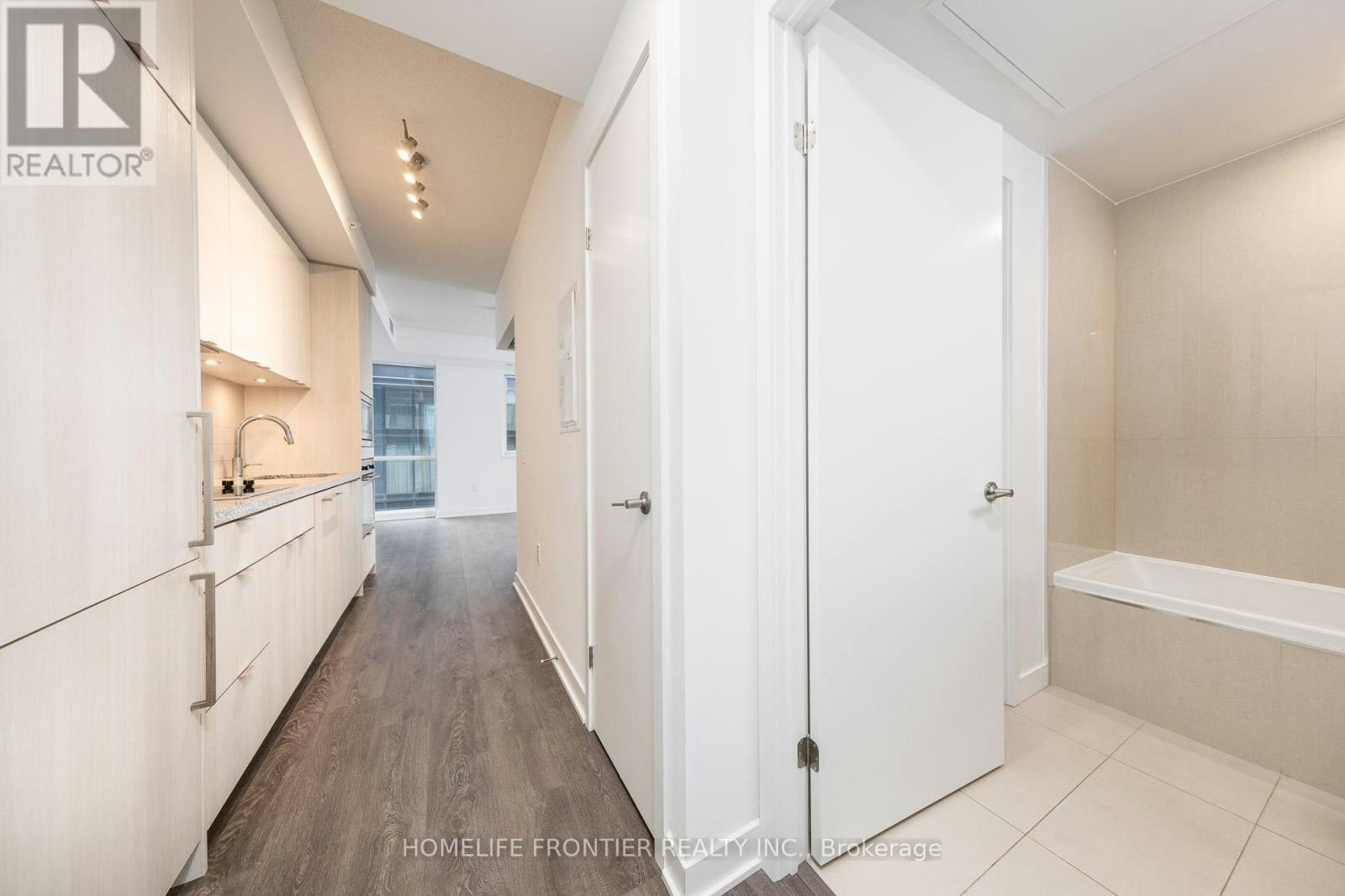 705-115 Blue Jays Way, Toronto, ON, M5V 0N4 - 6
