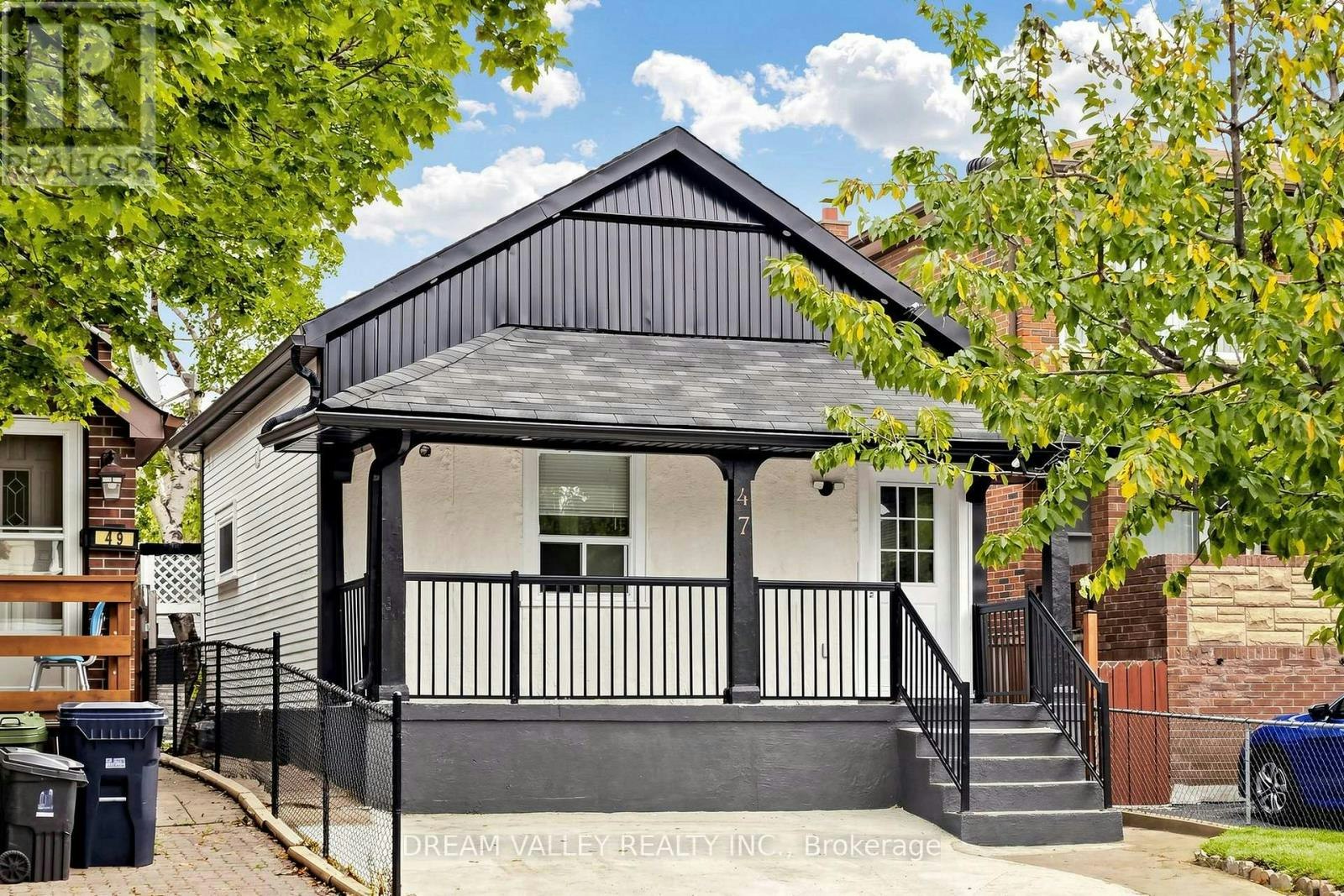 47 Laurel Avenue, Toronto, ON, M1K 3J4