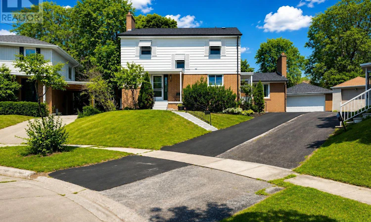 9 Lyndfield Crescent