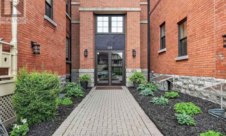 101-419 Laurier Avenue E