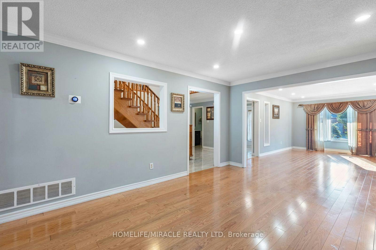 958 Summerbreeze Court, Mississauga, ON, L5V 1C9 - 7