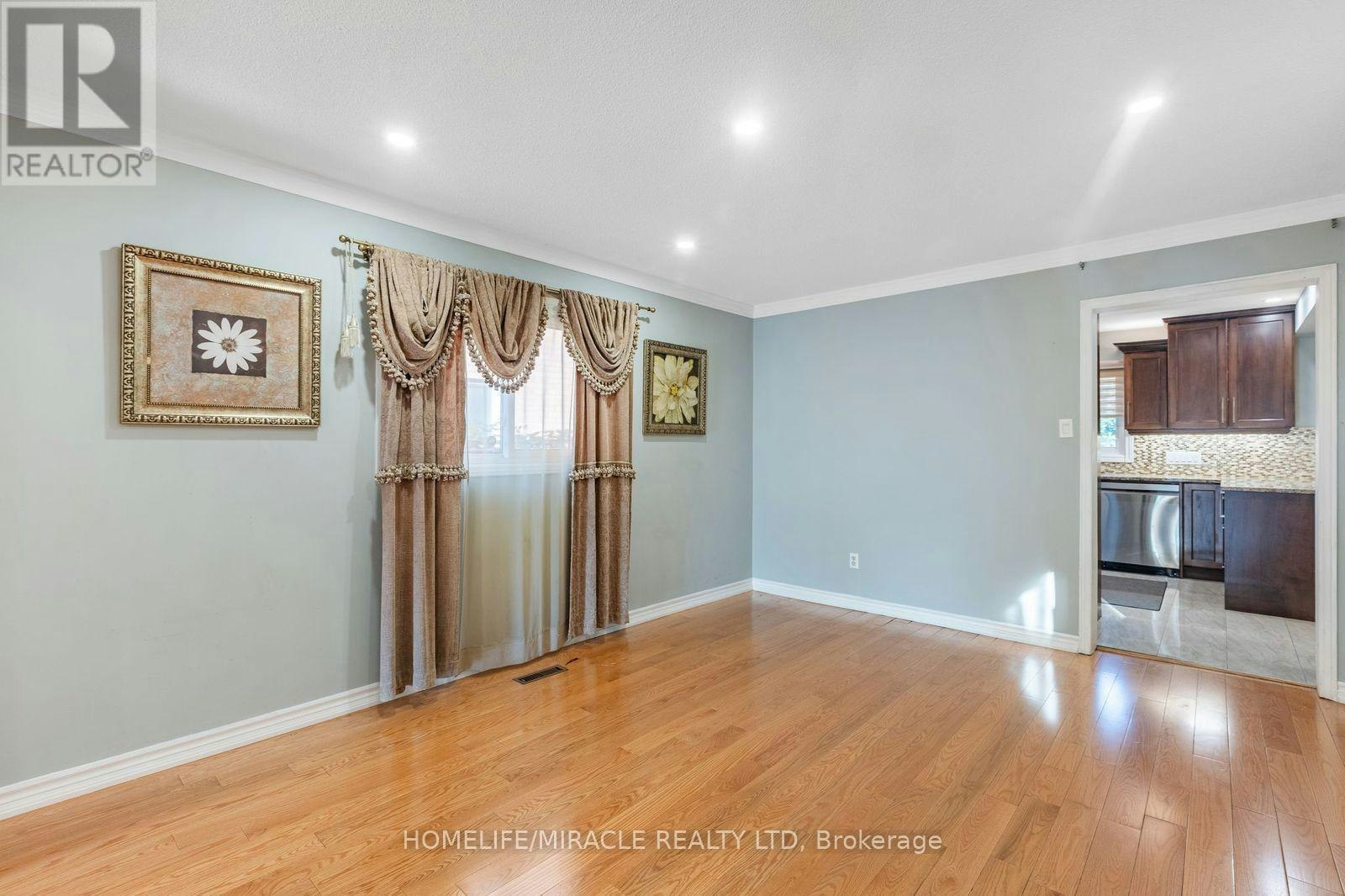 958 Summerbreeze Court, Mississauga, ON, L5V 1C9 - 5