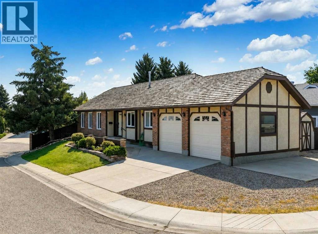 5 Ross View Bay SE, Medicine Hat, AB, T1B 3H9