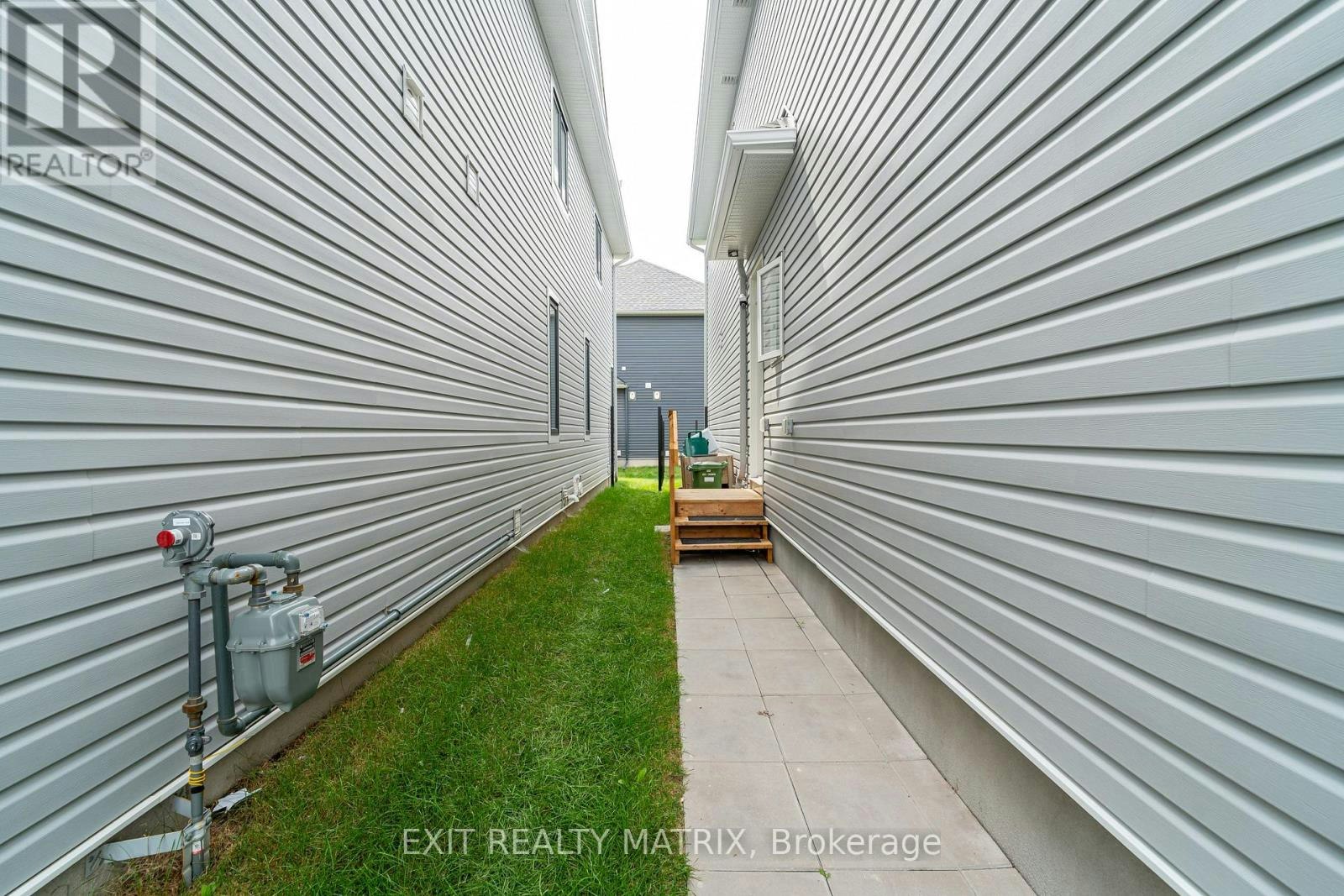 B-161 Massalia Crescent, Ottawa, ON, K4A 5R1 - 2