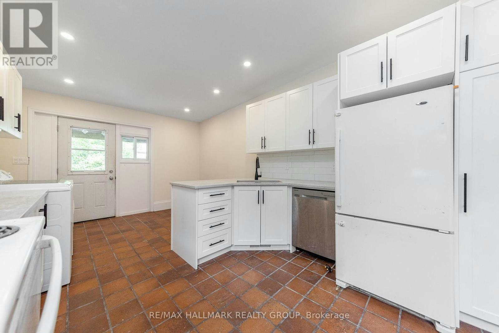 A-127 Henderson Avenue, Ottawa, ON, K1N 7P5 - 2