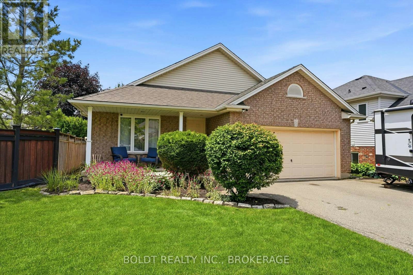 22 Graves Crescent, St. Catharines, ON, L2S 3Z6