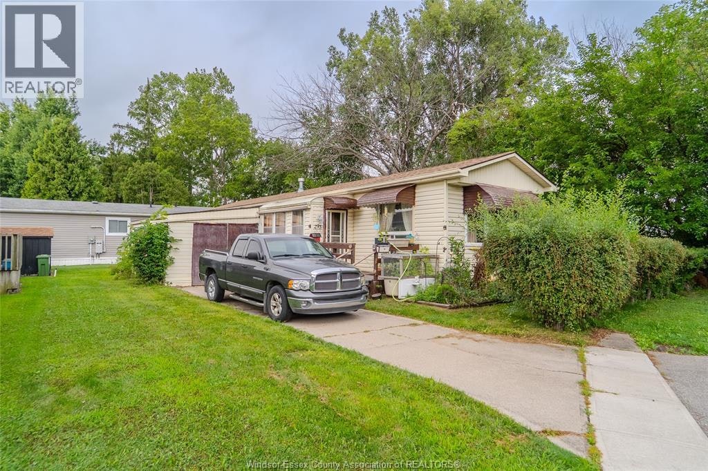 293 Forest Place, Essex, ON, N8M 2B7