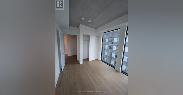 902-284 King Street, Toronto, ON, M5A 1K4 - 3