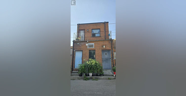 2-1584 Dundas Street W, Toronto, ON, M6K 1T8