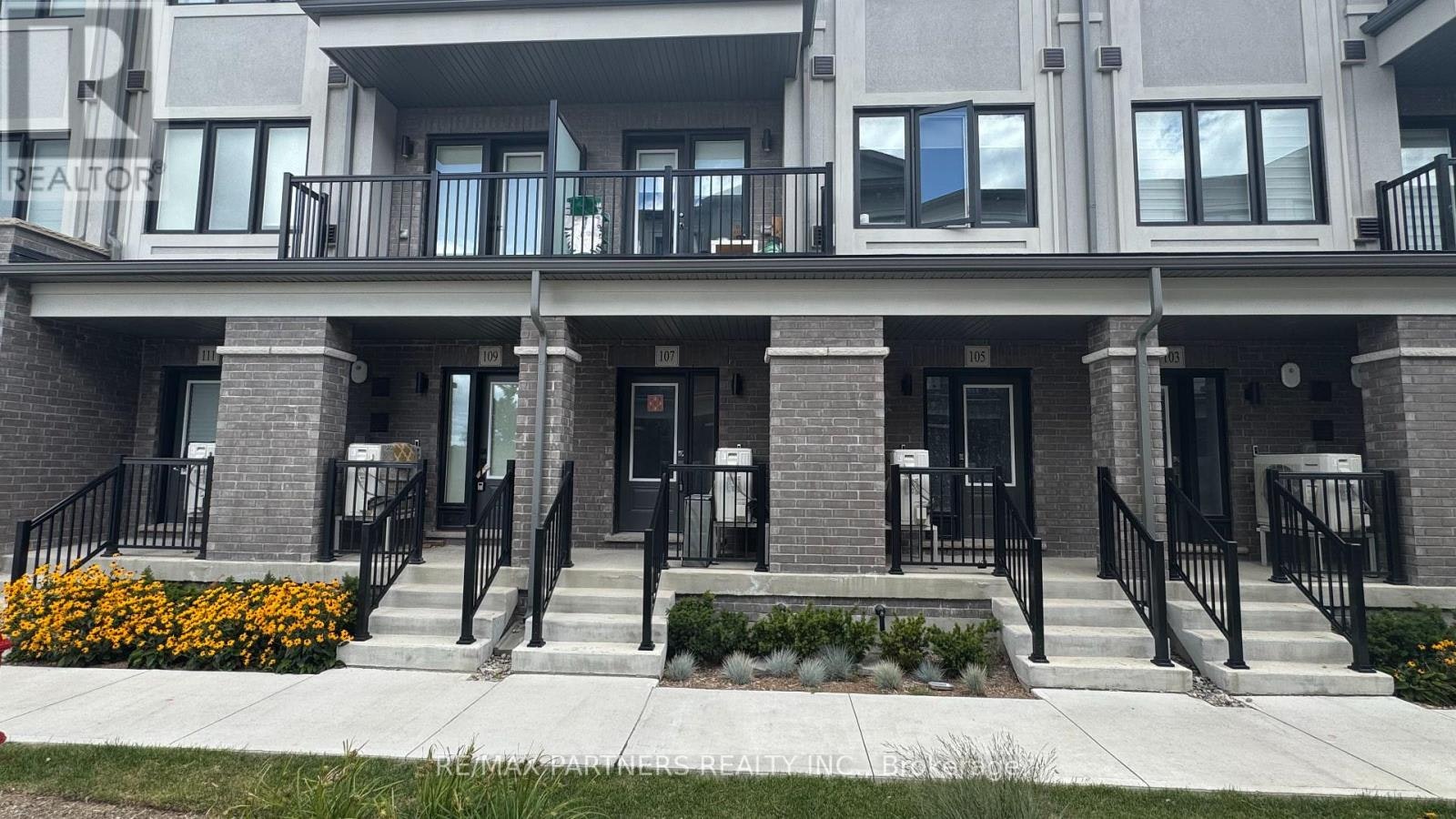 107 Matawin Lane, Richmond Hill, ON, L4B 0H7