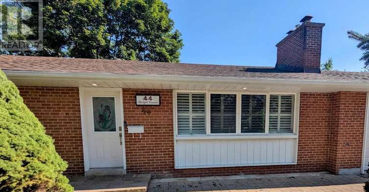 44 Starlight Crescent, Richmond Hill, ON, L4C 4X4