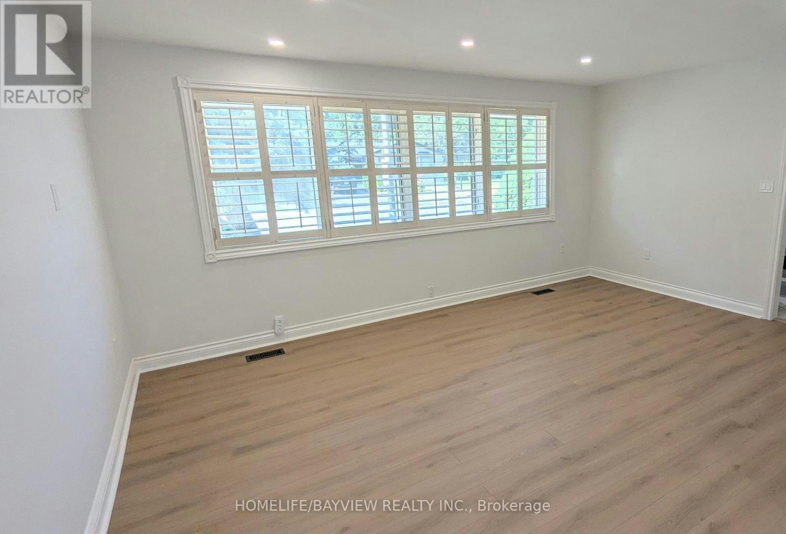 44 Starlight Crescent, Richmond Hill, ON, L4C 4X4 - 3