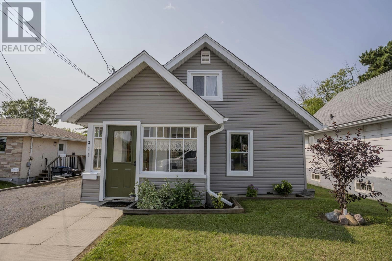319 Lillian Street, Thunder Bay, ON, P7A 1J1