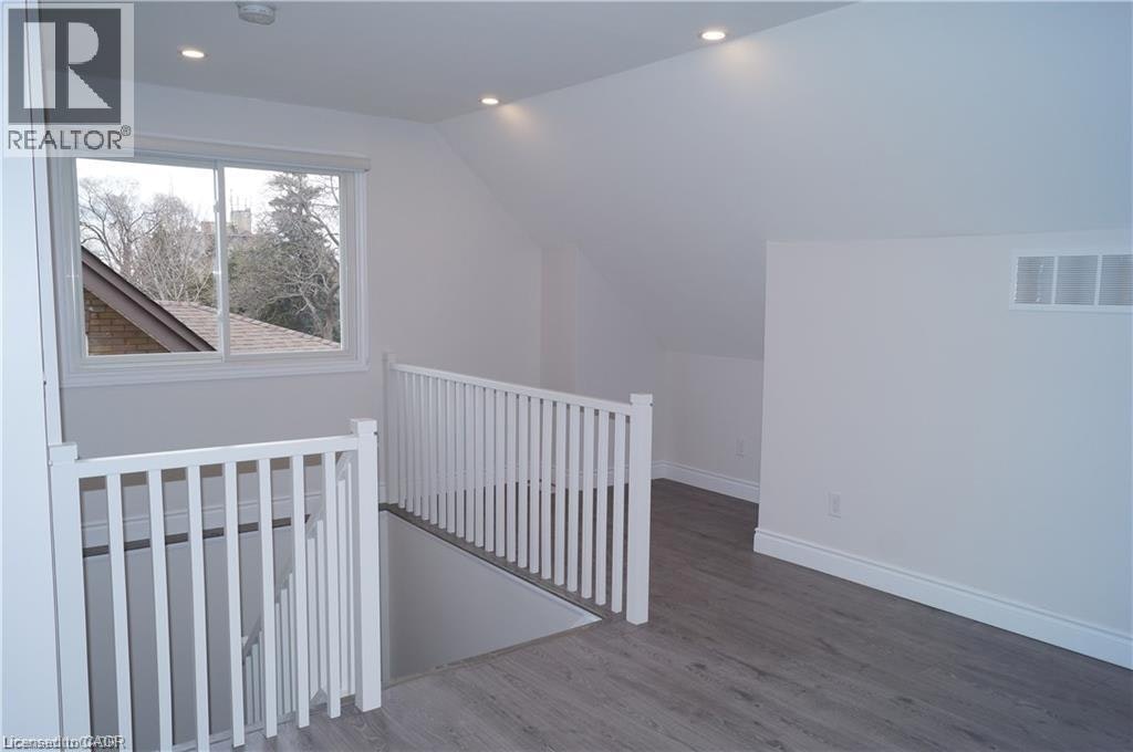 2-63 Holton Avenue S, Hamilton, ON, L8M 2L4 - 10