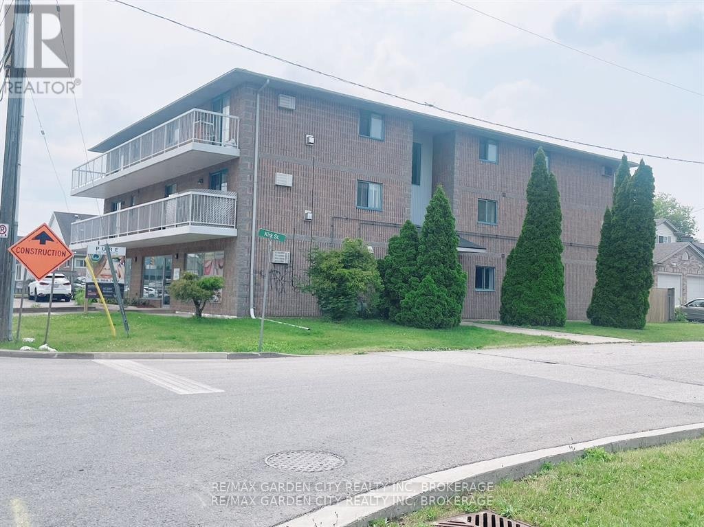 201-210 Pelham Road, St. Catharines, ON, L2S 1W9 - 2