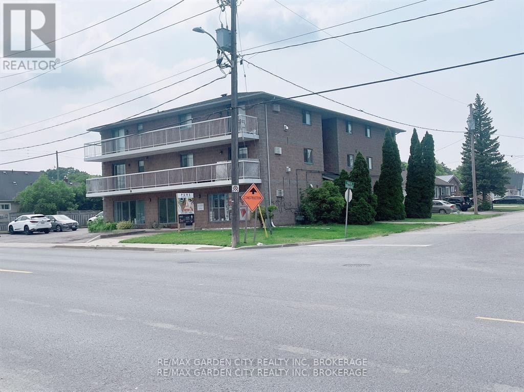 201-210 Pelham Road, St. Catharines, ON, L2S 1W9 - 4