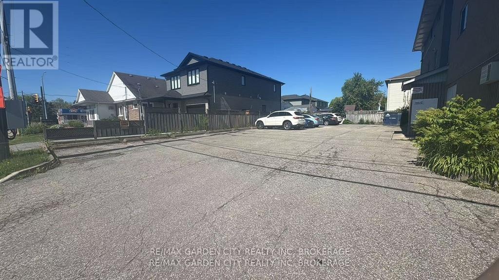 201-210 Pelham Road, St. Catharines, ON, L2S 1W9 - 28