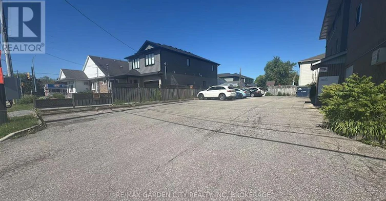 201-210 Pelham Road, St. Catharines, ON, L2S 1W9 - 28