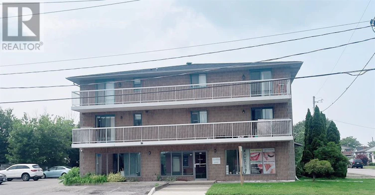 201-210 Pelham Road, St. Catharines, ON, L2S 1W9 - 3