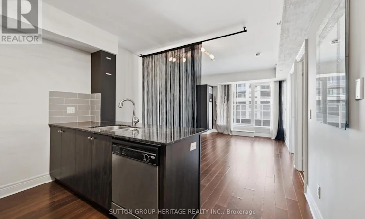 307-701 Sheppard Avenue W