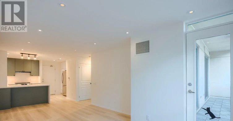 512-1863 Queen Street E, Toronto, ON, M4L 3Y6 - 4