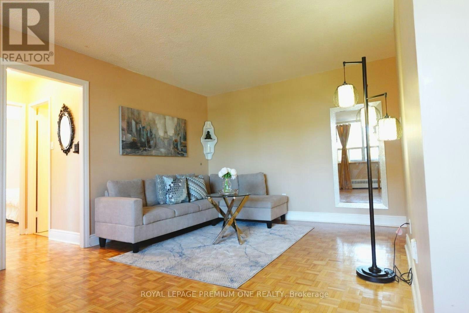 305-3065 Queen Frederica Drive, Mississauga, ON, L4Y 3A3