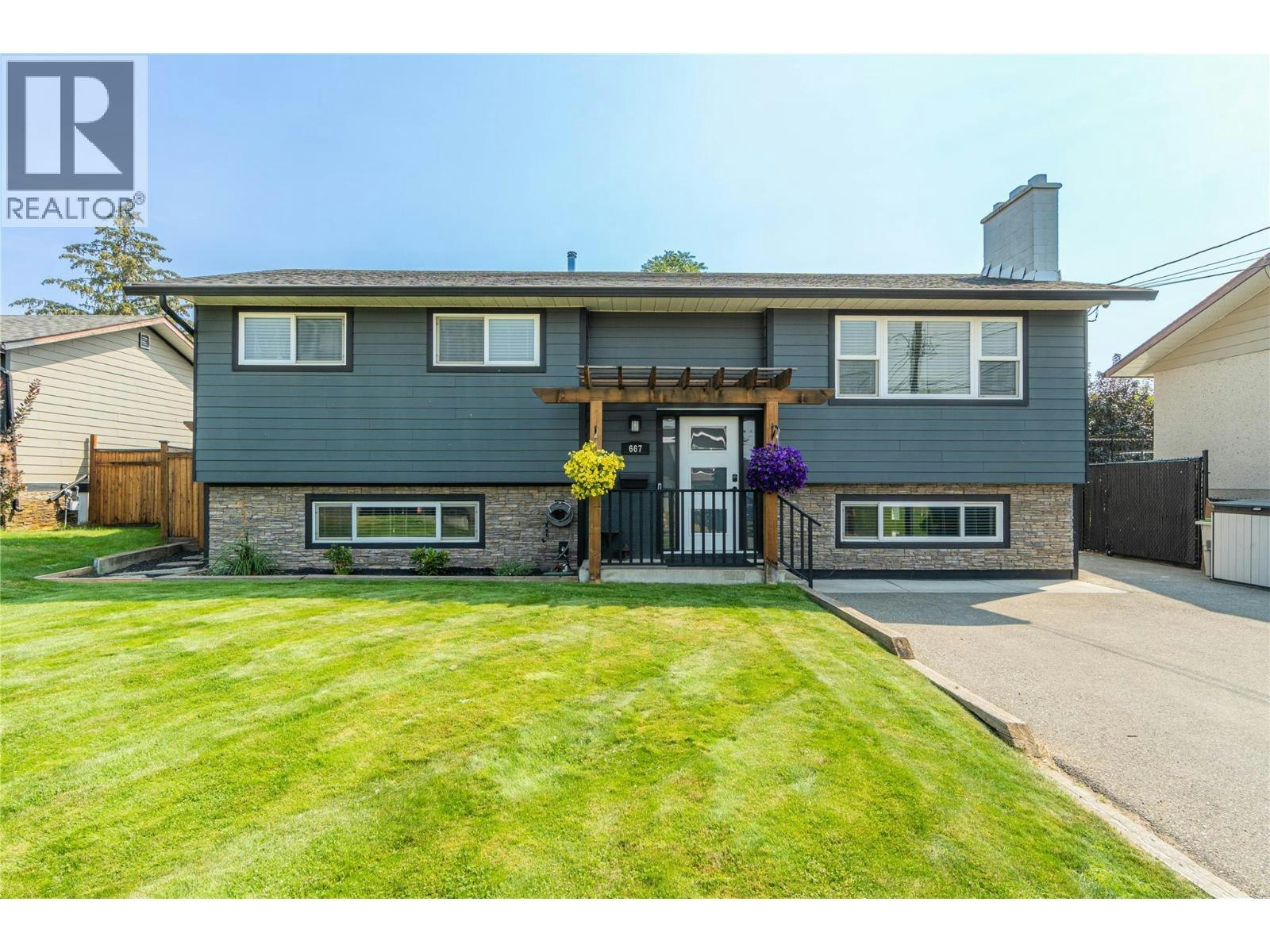 667 Cambridge Crescent, Kamloops, BC, V2B 5B7