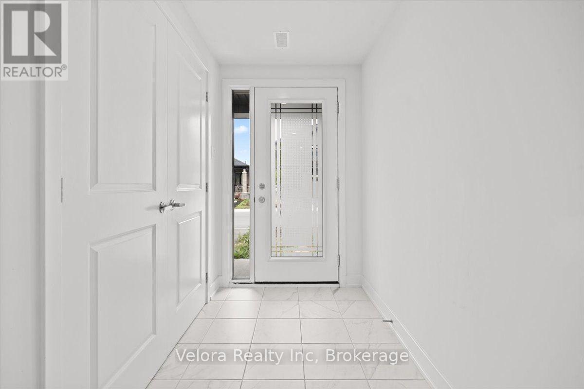 611 Knotridge Street, Ottawa, ON, K1W 0M3 - 4