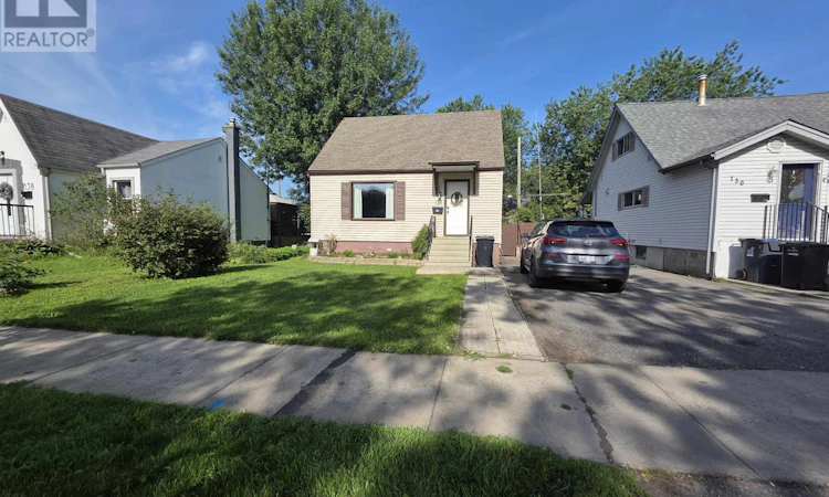 134 Kenogami Avenue S