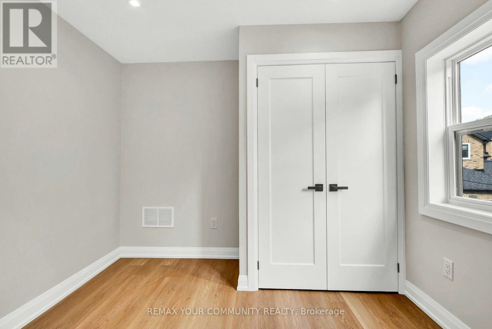 137 Clarence Street, Vaughan, ON, L4L 1L4 - 21