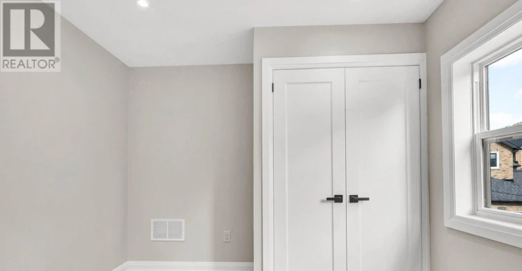 137 Clarence Street, Vaughan, ON, L4L 1L4 - 21