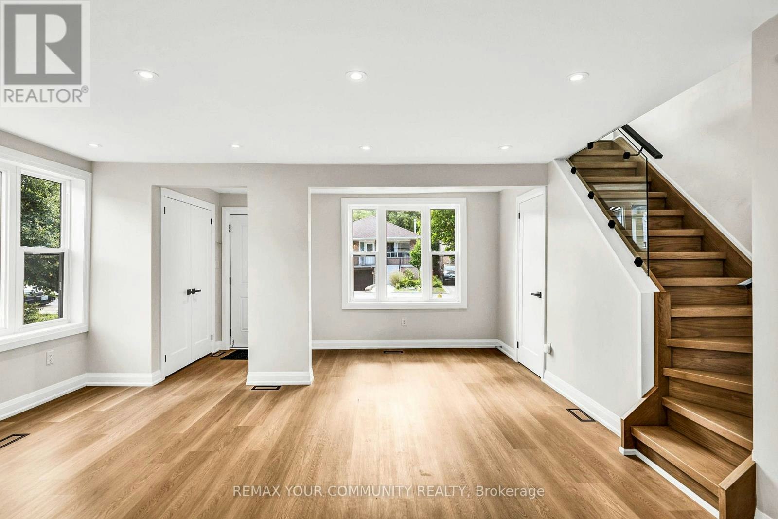 137 Clarence Street, Vaughan, ON, L4L 1L4 - 5