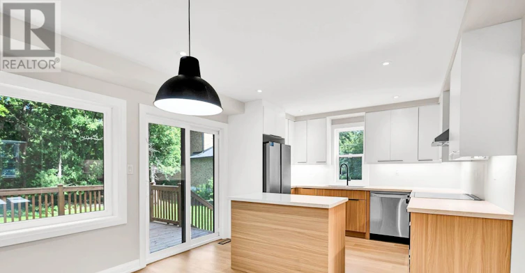 137 Clarence Street, Vaughan, ON, L4L 1L4 - 9