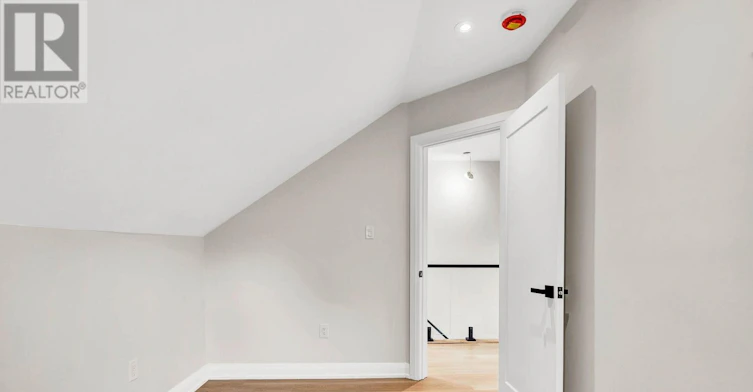 137 Clarence Street, Vaughan, ON, L4L 1L4 - 23