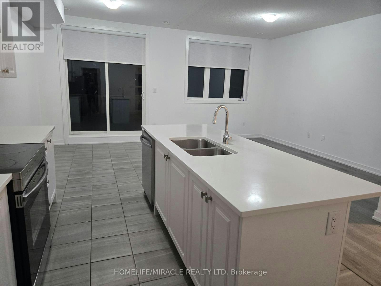 52 Blue Forest Crescent, Barrie, ON, L9J 0N3 - 8