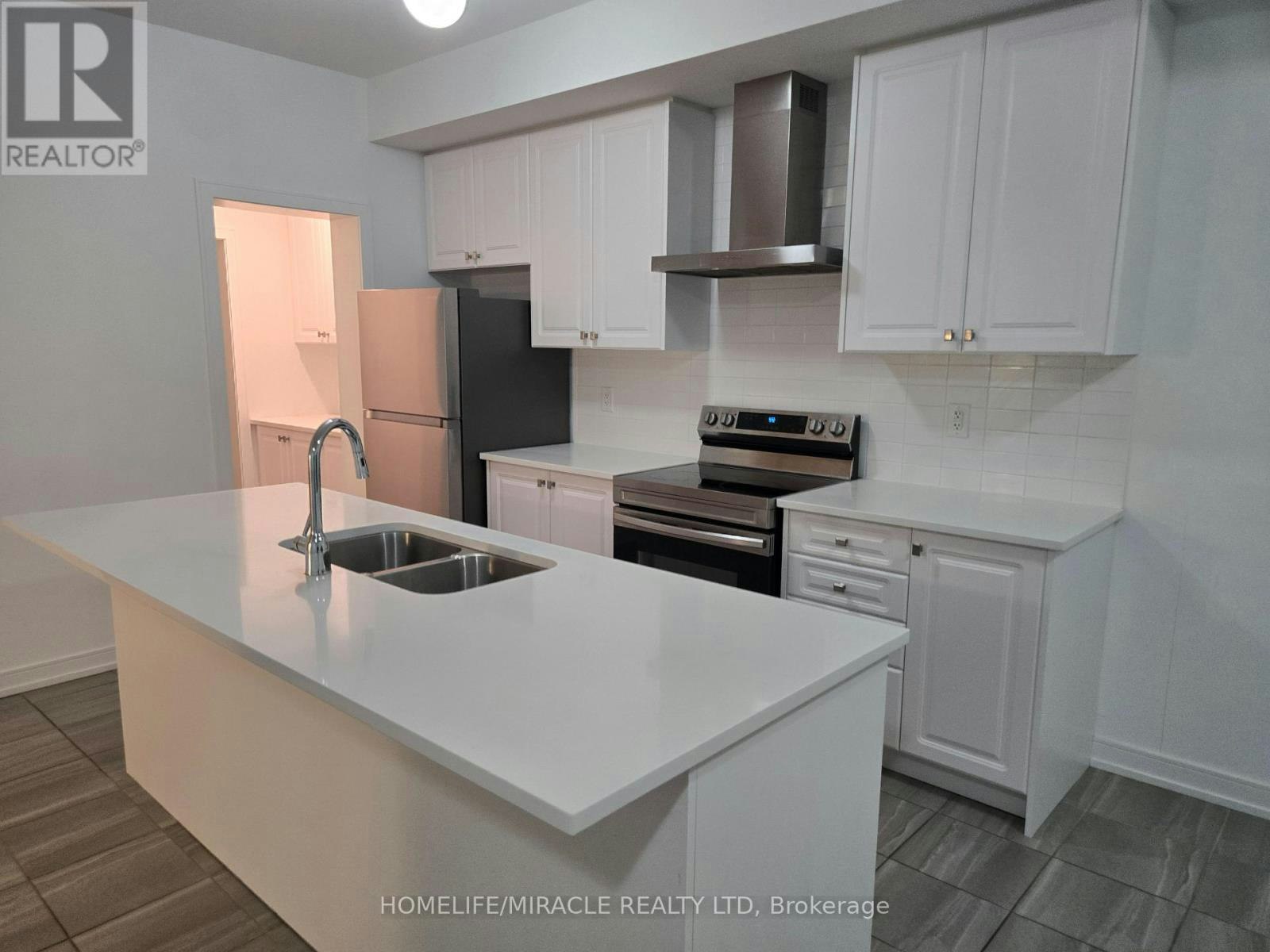 52 Blue Forest Crescent, Barrie, ON, L9J 0N3 - 6