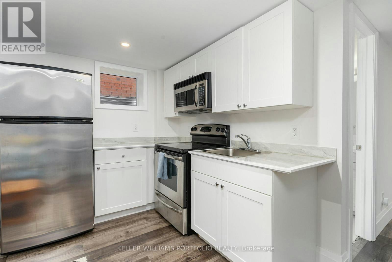 LOWER-329 Runnymede Road, Toronto, ON, M6S 2Y5 - 9