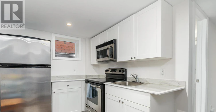 LOWER-329 Runnymede Road, Toronto, ON, M6S 2Y5 - 9