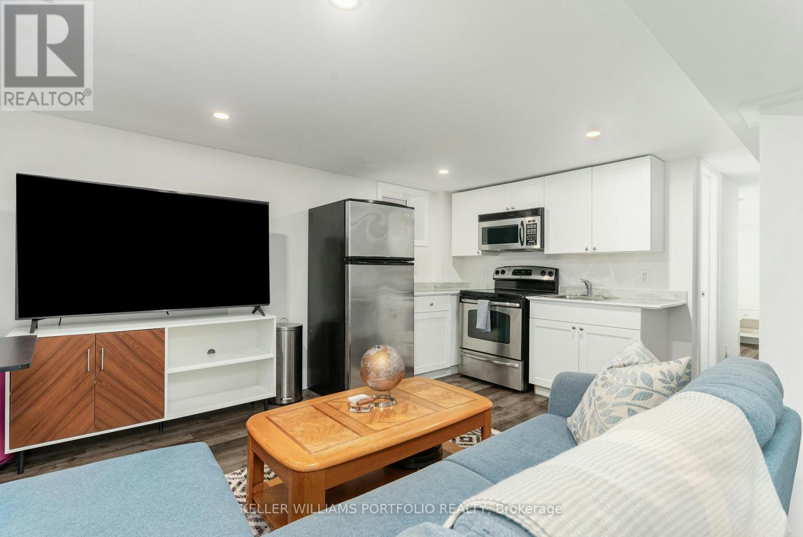 LOWER-329 Runnymede Road, Toronto, ON, M6S 2Y5 - 4